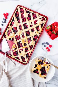 easy mixed berry slab pie