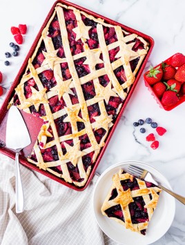 easy mixed berry slab pie