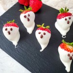 halloween ghosts made from strawberries and white chocolate