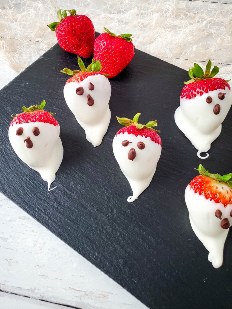 Halloween White Chocolate Strawberry Ghosts
