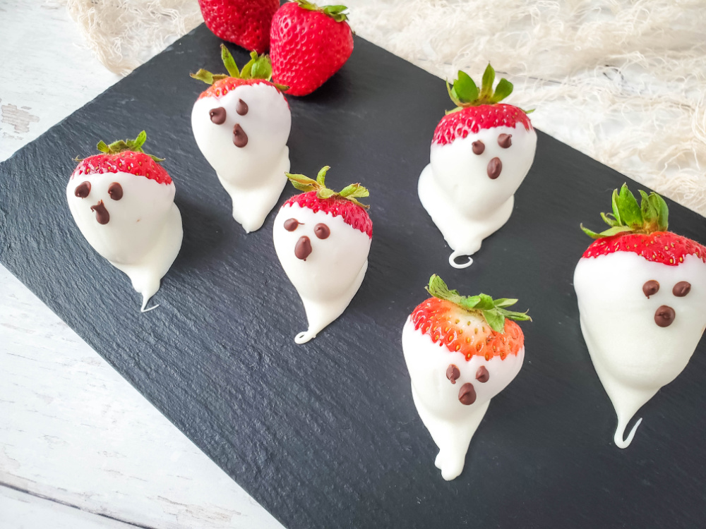 strawberry ghosts for halloween treats