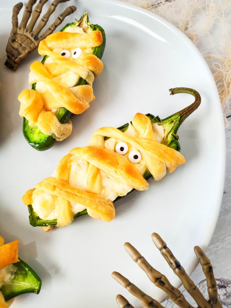 cheesy jalapeno poppers wrapped in biscuit dough