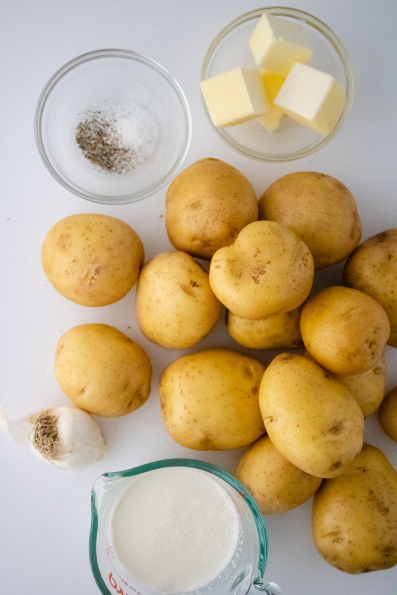 ingredients for creamy garlic mashed potatoes