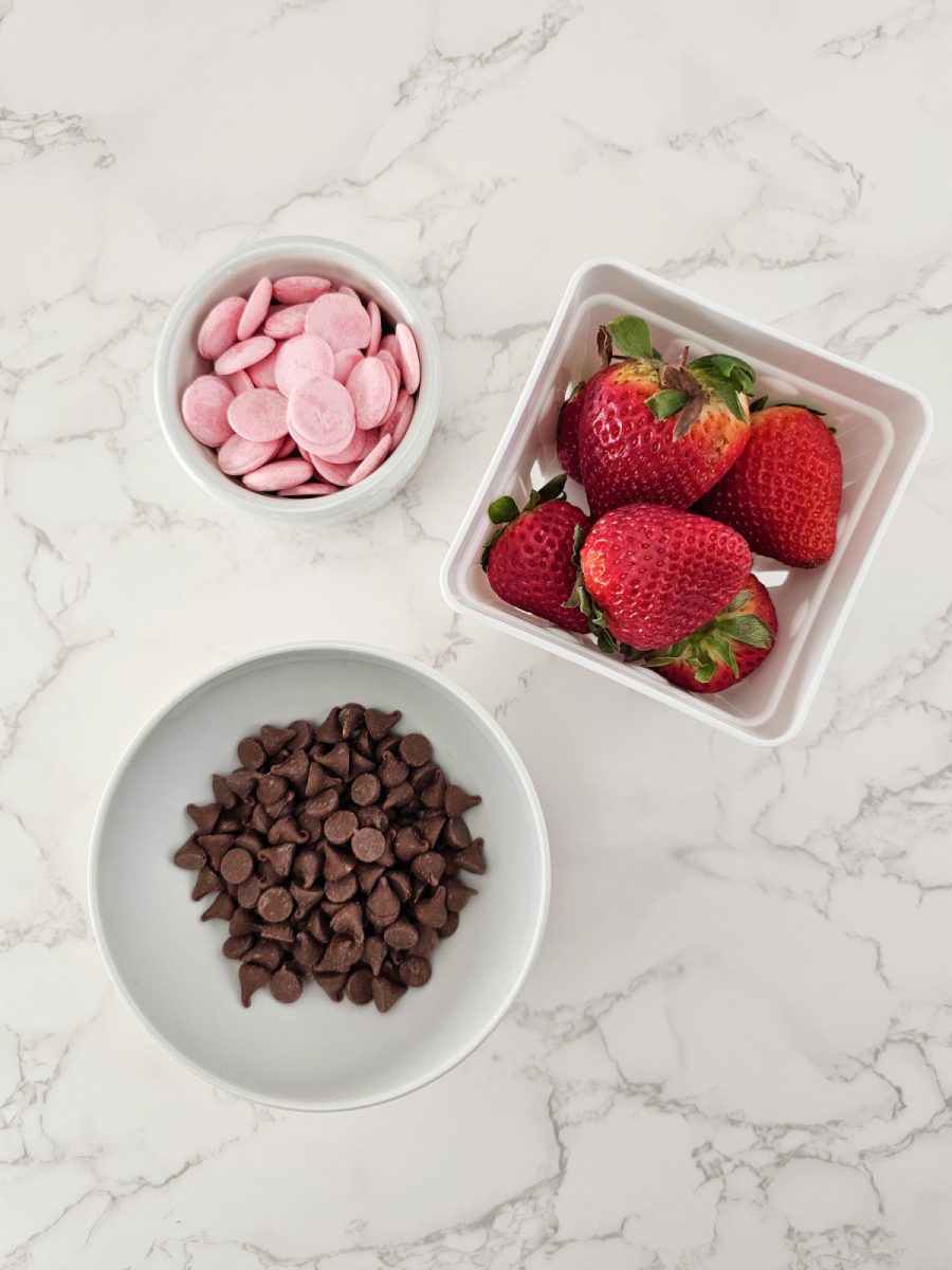 Ingredients for Chocolate Dipped Strawberries