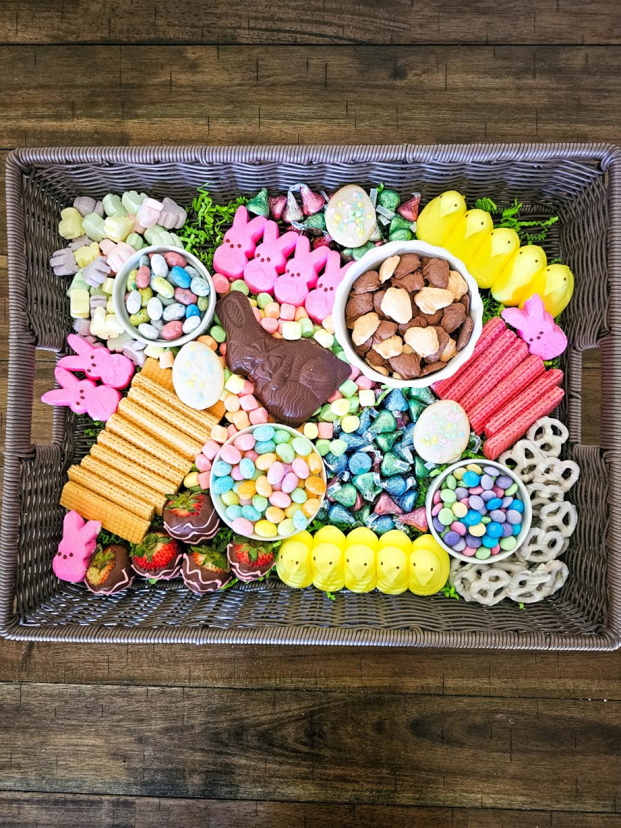 Place Easter egg cookies around the tray