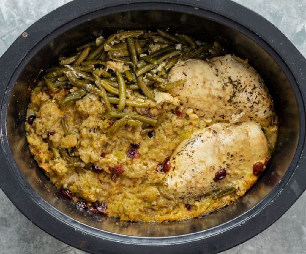 crock pot chicken and stuffing meal 