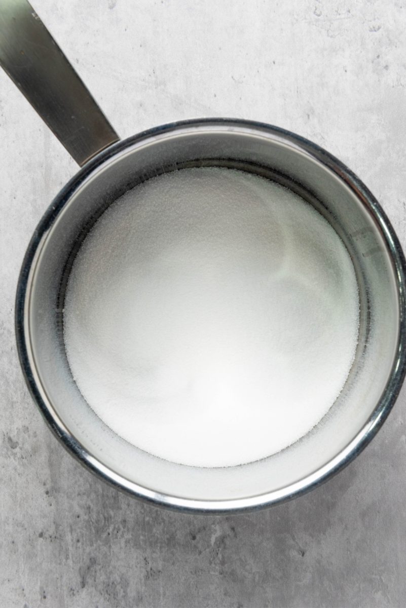 add sugar to saucepan