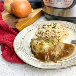 feature image of french onion chicken