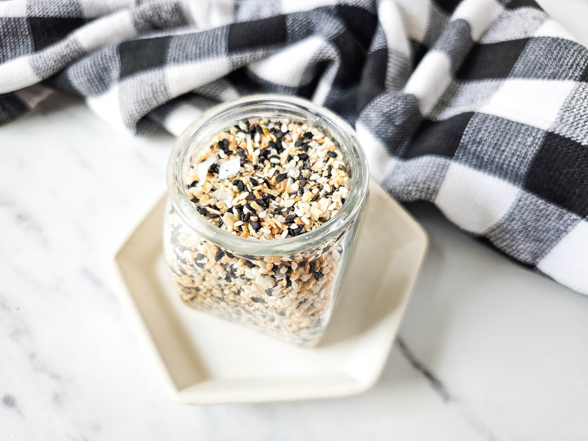 eveyrthing seasoning in jar