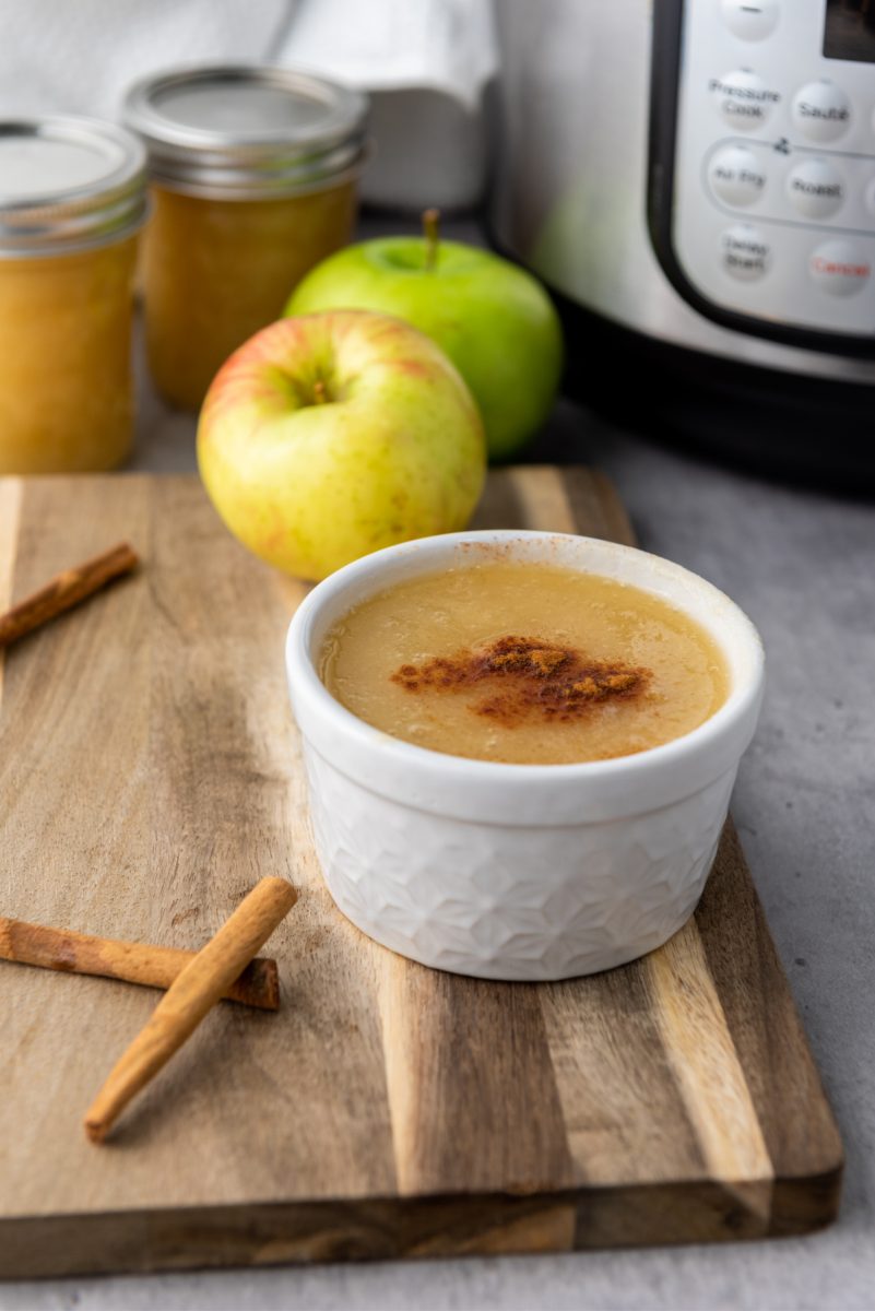 homemade applesauce with instant pot