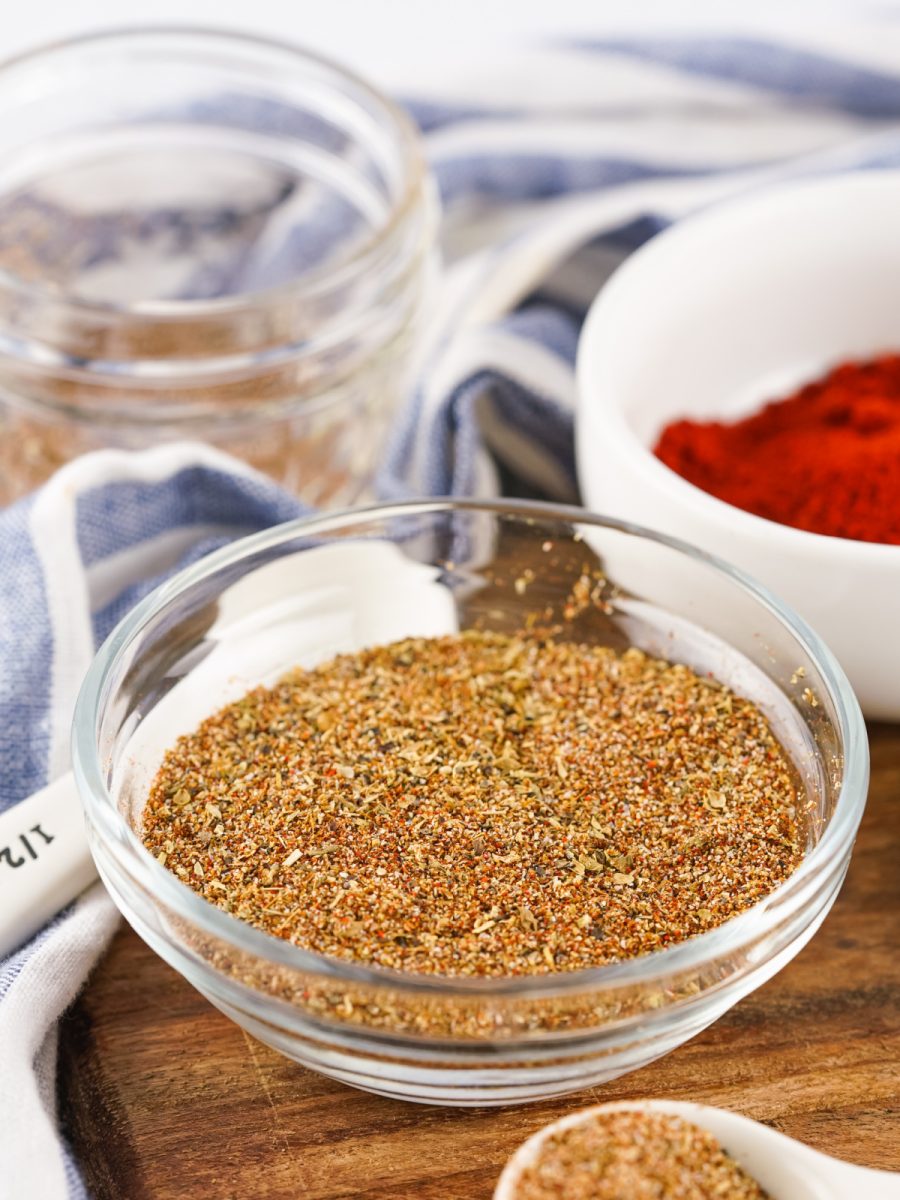 mix spices and herbs in bowl