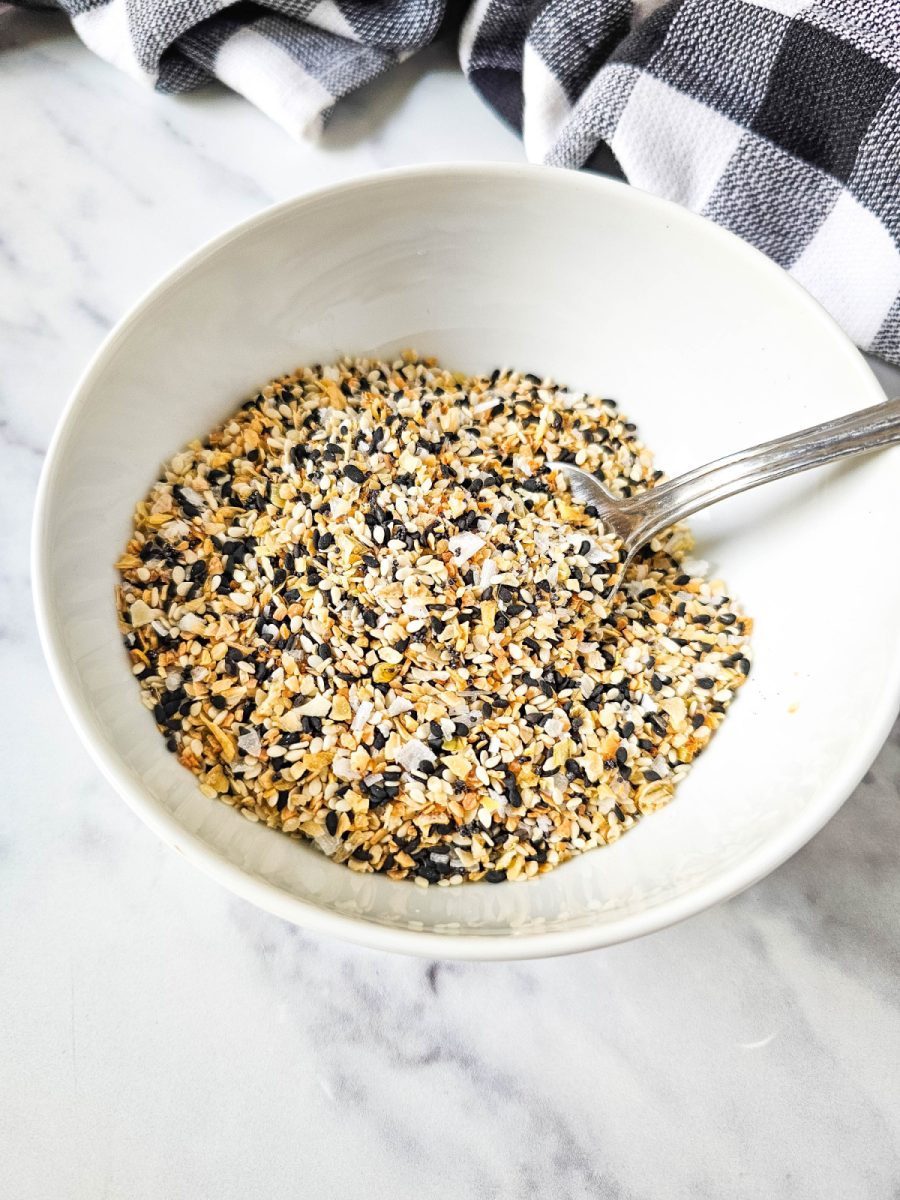 white bowl with bagel spices mixed