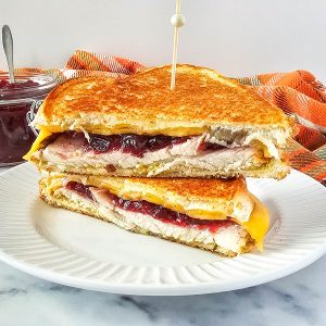 feature image for turkey cheese sandwich