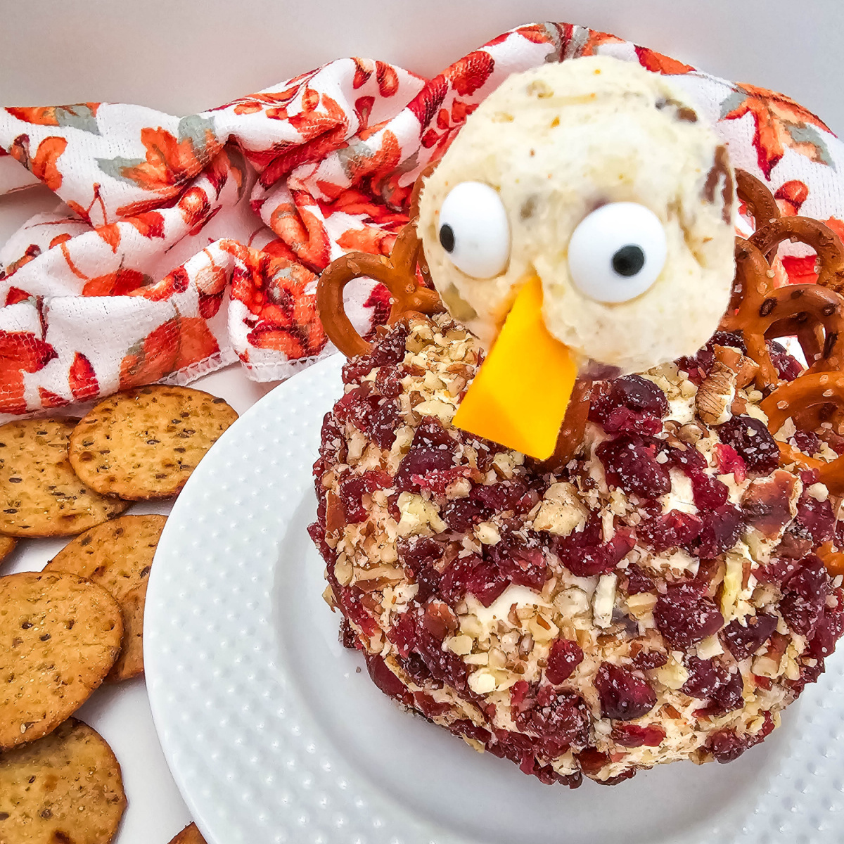 feature image of thanksgiving themed cheese ball