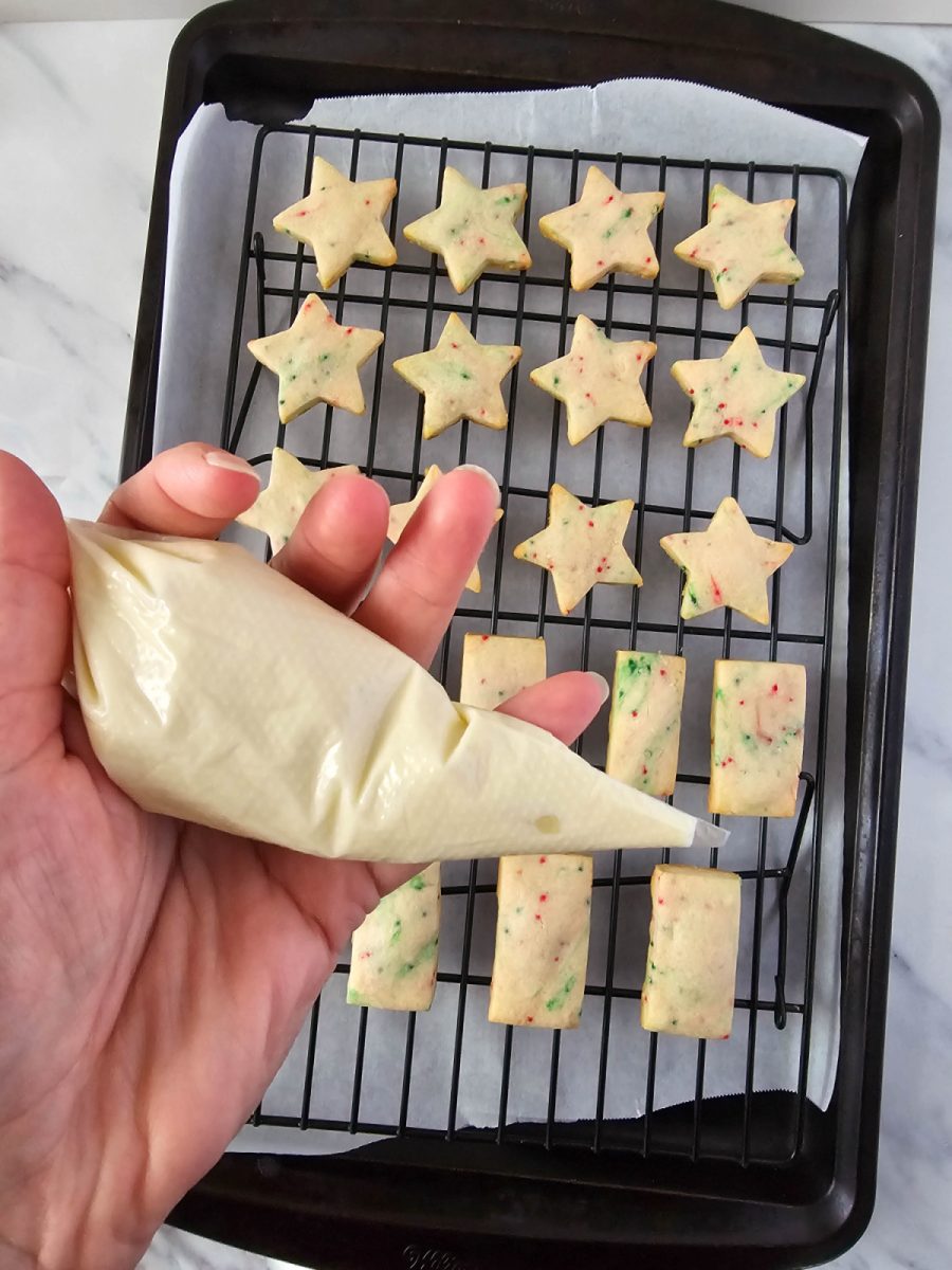 drizzle white chocolate over cookies