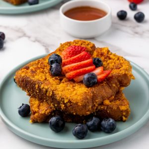 feature image of French toast coated with captain crunch cereal