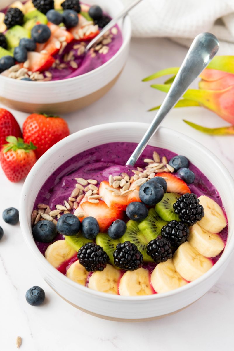 dragon fruit smoothie bowl with spoon