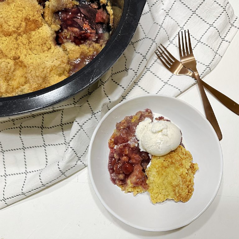 feature image crockpot cherry pineapple dump cake