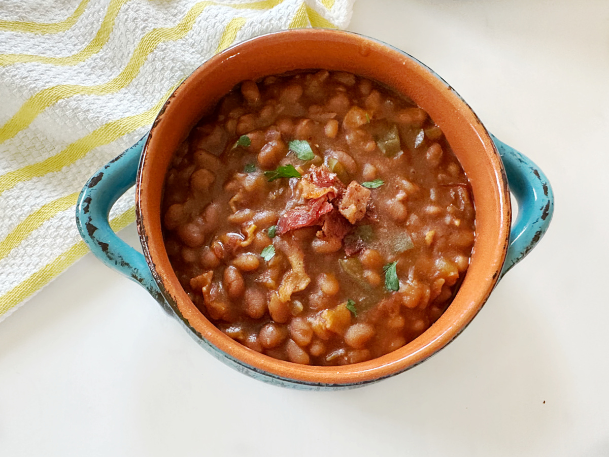 baked beans close up in serving bowl